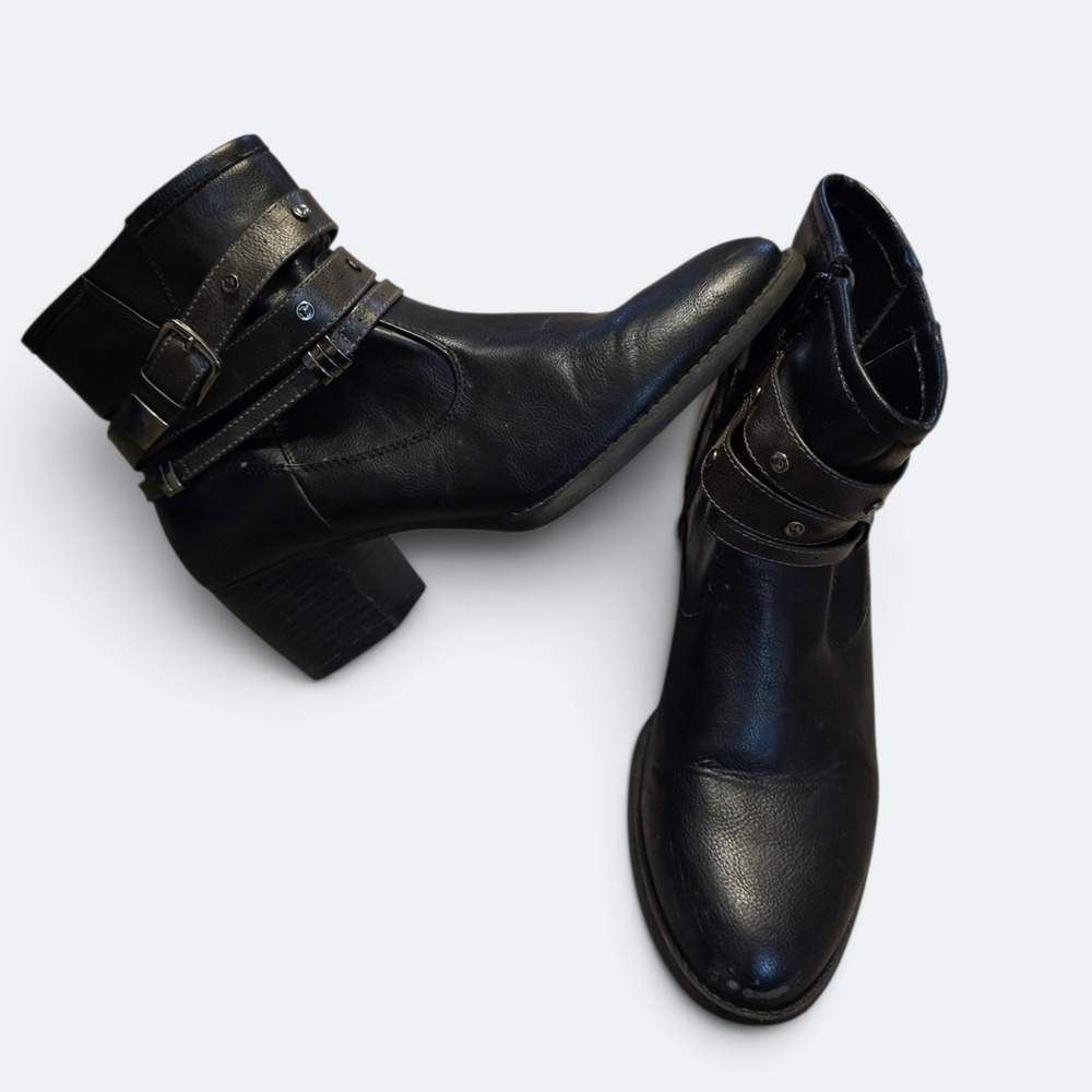 White Mountain Womens Size 8.5 Range Black Moto Ankle Boots Buckle Strap